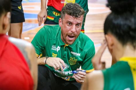 Sampaio Basquete amassa o Vera Cruz e fica a uma vitória do Tri na