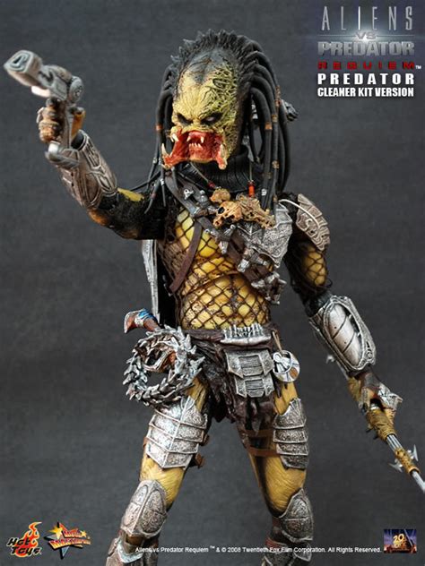 Hot Toys MMS AVP R Wolf Predator Cleaner Kit Hot Toys Complete Checklist