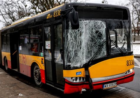 Kolejny wypadek autobusu w Warszawie Policja bada sprawę