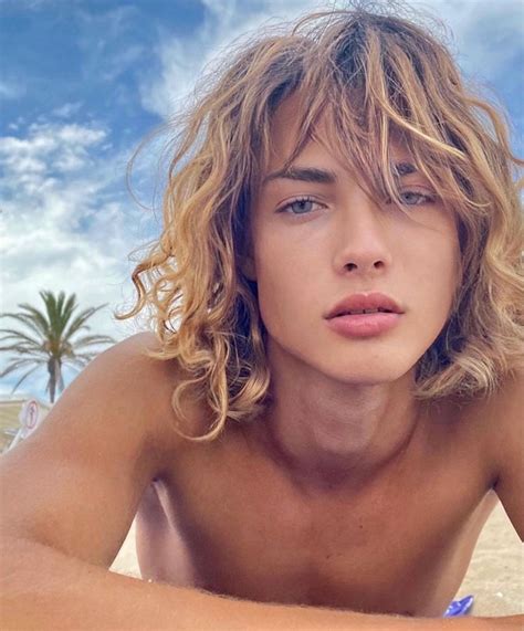 Pin By Champ2 On Good Looking Guys Cute Blonde Guys Blonde Guys Surfer Hair