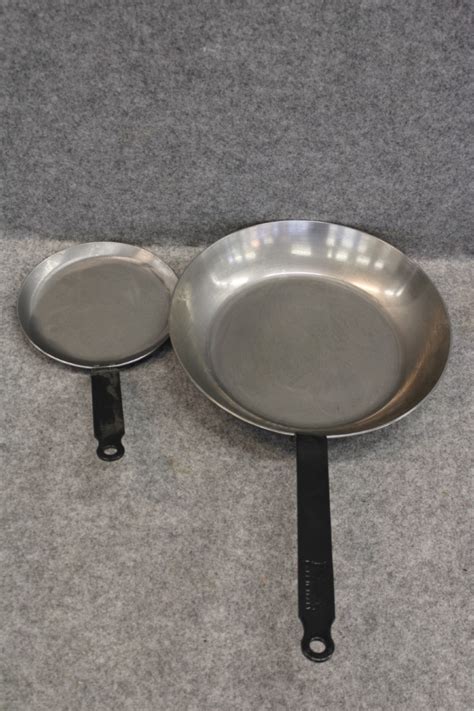 Pintinox stekjärn 32cm Ø och Pintinox crepejärn 20 cm Ø i kolstål ...