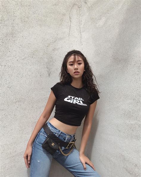 Qu Nh Anh Shyn Ang Ki U T C Kh Nh N Nh T Trong Gi I Hot Girl Hi N Nay