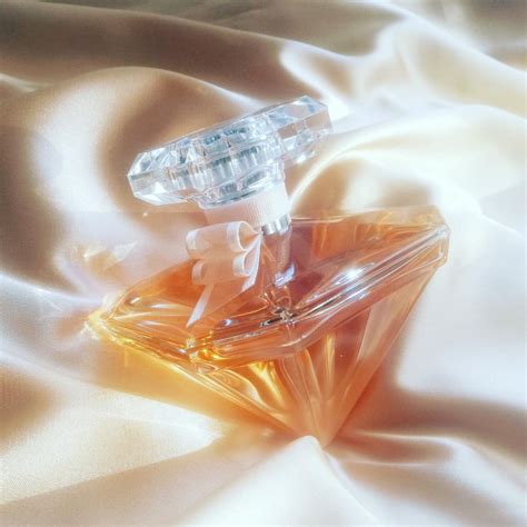 La Nuit Trésor Nude Lancôme perfume a fragrance for women