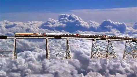 Sube en el tren a las nubes y pasea entre los cóndores o cerros del