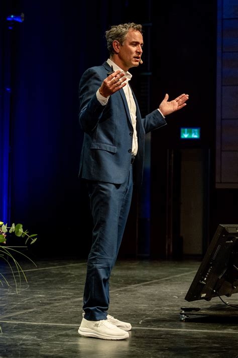 Daniele Ganser on Twitter: "In Salzburg sprach ich am 2. Mai im ...