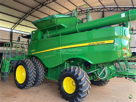 Colheitadeira John Deere S670 usada à venda