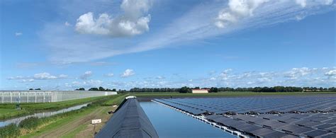 Drijvende Zonnepanelen Op Waterbassins