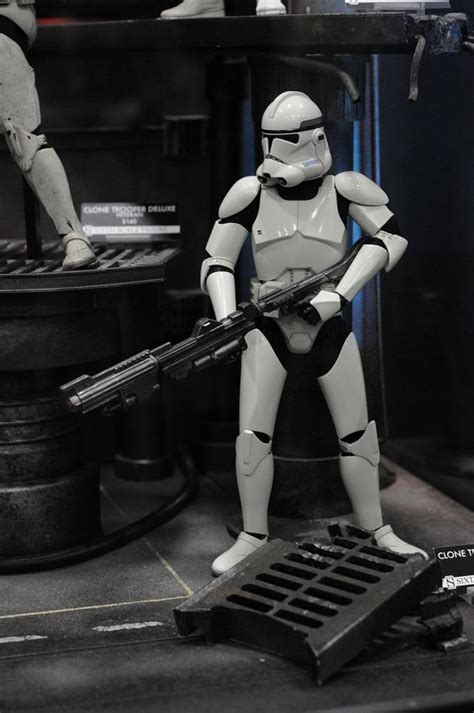 Clone Trooper Deluxe Shiny 1 6 Scale Figure Sideshow Collectibles