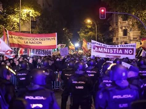 Disuelta Con Cargas Una Nueva Manifestación Contra La Amnistía Frente A