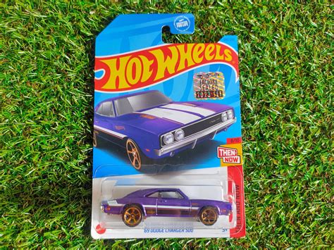 Hot Wheels 69 Dodge Charger 500