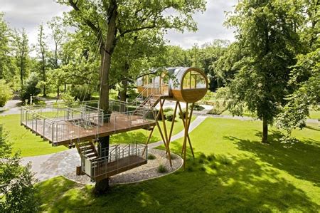 12 Unusual and Creative Tree Houses