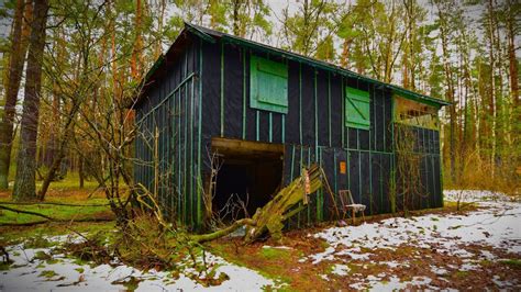 Lost Place verlassene alte Hütte im Wald YouTube