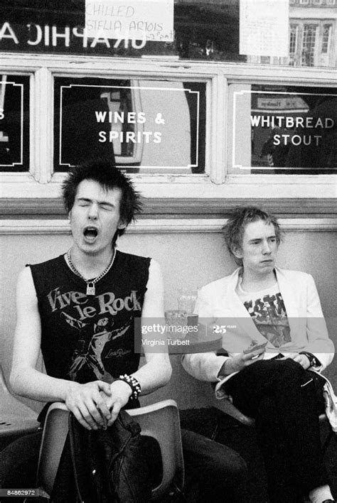 Photo Of Sex Pistols And Sid Vicious And Johnny Rotten And John Artofit