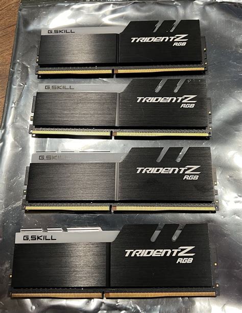 G SKILL Trident Z RGB 32GB 4x8GB DDR4 3200 Memory Kit F4 3200C16D