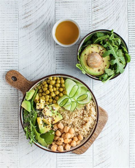 Almuerzo Vegetal Saludable Del Taz N De Buddha Con Quinua Aguacate