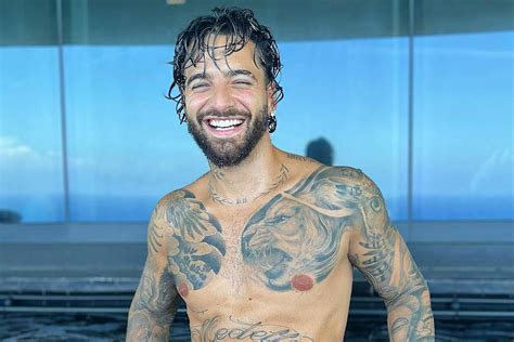 Maluma Shares Steamy Nude Pics While Relaxing In Miami See The Photos