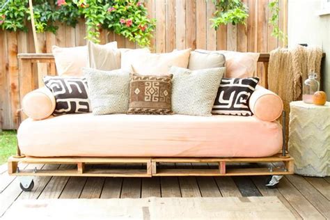 23 Creative Diy Daybed Plans With Storage Craftsy