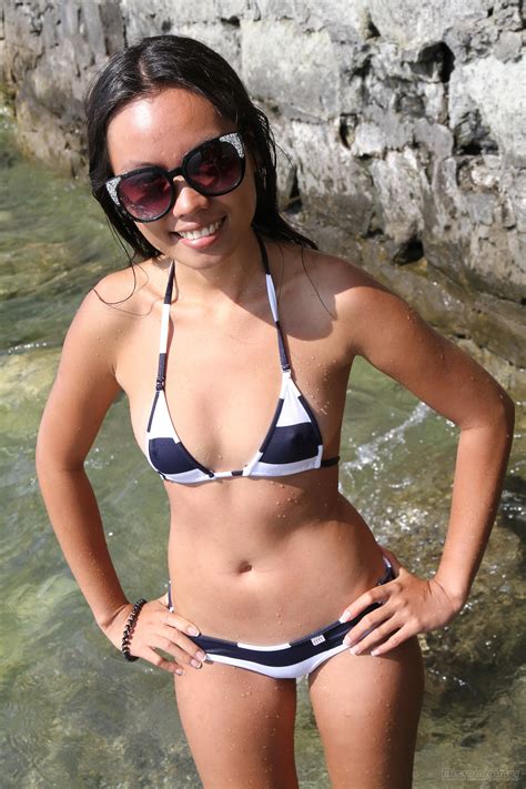 bikini model bev AI enhanced Sexy Sailor Stripe topaz sharpen Zdjęcie Porno