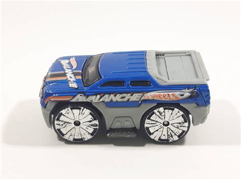 2004 Hot Wheels First Editions Blings Chevy Avalanche Blings Blue D Treasure Valley