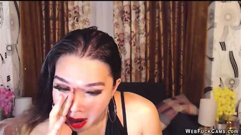 Brunette Babe With Make Up Webcam