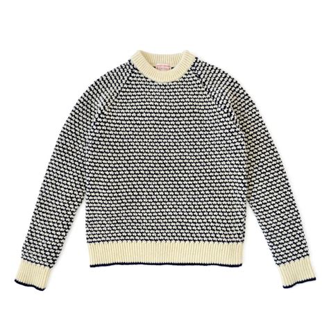 nest clothing store