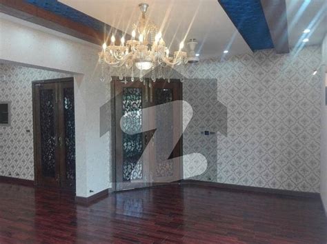 Marla Slightly House For Sale In Bahria Town Quaid Block Lahore