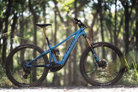 First Ride The New Pivot Shuttle Am Features Bosch Power