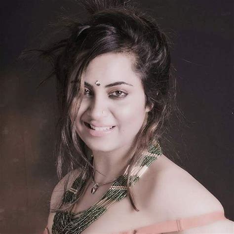 Bigg Boss Fame Aarshi Khan Hot Sexy Bikini Huge Cleavage