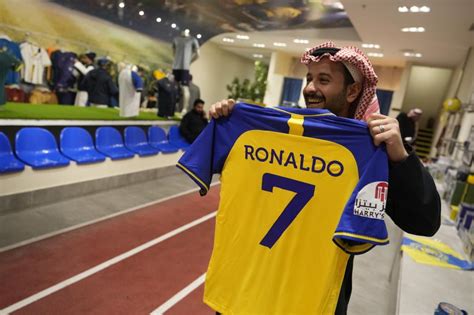 Las Mejores Imágenes De La Presentación De Cristiano Ronaldo Con El Al Nassr Foto 8 De 11