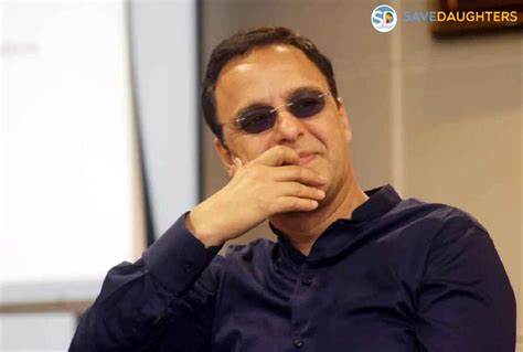 Vidhu Vinod Chopra Net Worth, Wife, Father, Age, Daughter, Wiki