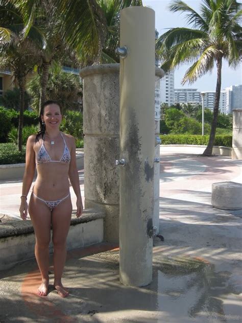 Bikini Model Suzika Ai Enhanced Shower Topaz Denoise Faceai Porn Pic