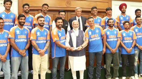 Pm Modi Meets Team India After Victory In T World Cup