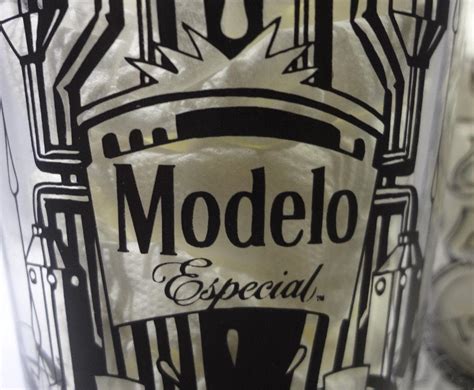 Modelo Especial Mexican Beer Pint Glass Gold Trim Sugar Skull Day Of ...