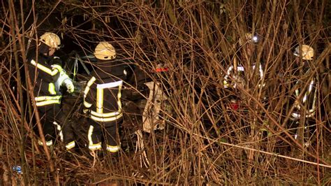 Schwerer Unfall auf A59 Drei Autos komplett zerstört