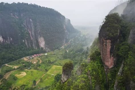 Gak Perlu Jauh Jauh Ke Luar Negeri Berikut Wisata Di Sumatera Barat