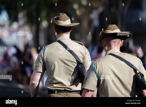 Anzac soldiers hi-res stock photography and images - Alamy