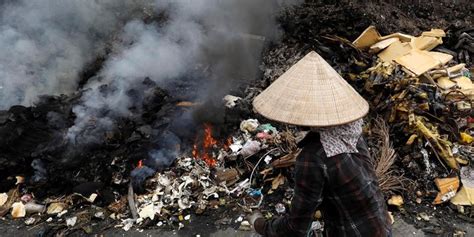 Dampak Buruk Membakar Sampah Bagi Kesehatan Dan Lingkungan Sebabkan