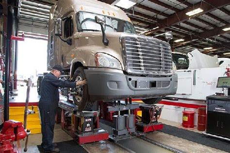 Semi Truck Repair Shops Near Me 24 Hour Service