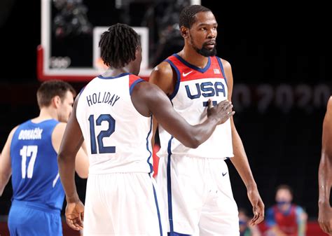 Kevin Durant makes history as Team USA blasts Czech Republic to advance ...