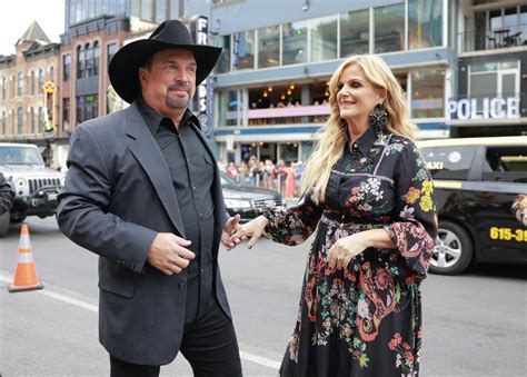 Garth Brooks Trisha Yearwood Sold 3 3 Million Mansion Day Before