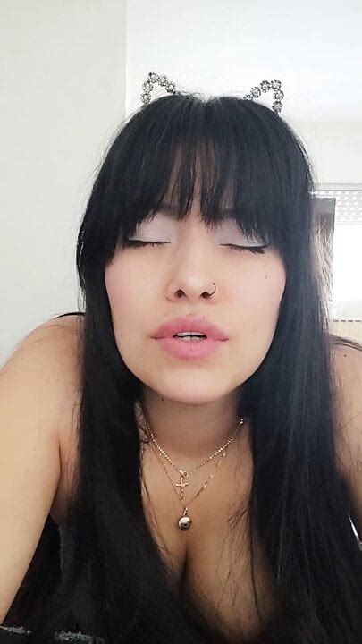 Hot Latina Touching Herself Has Video Call With Neighbor XHamster