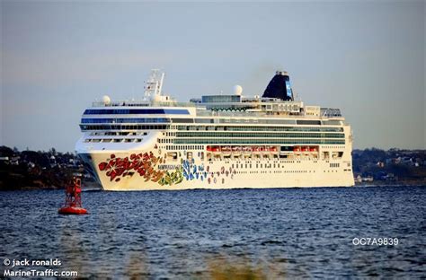 Ship NORWEGIAN GEM (Passenger Ship) Registered in Bahamas - Vessel ...