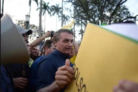 Bolsonaro Renova Promessa De Anistia A Policiais Que Matarem Em