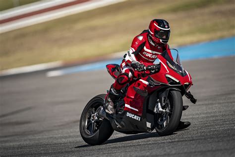 Ducati Superleggera V A Superdesportiva Que Custa Mais De Mil Euros