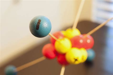 How To Make A 3D Model Of An Atom Sciencing