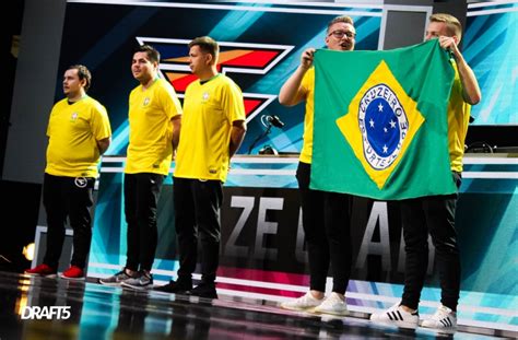 Em jogo digno de uma grande final FaZe Clan vence Mousesports e é a