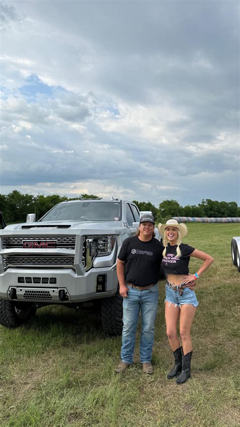 Leanne Dannhaus (@thebigrigbarbie) • Instagram photos and videos