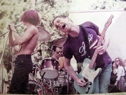 Red Hot Chili Peppers Brasil Amanhã o álbum The Red Hot Chili Peppers completa anos de