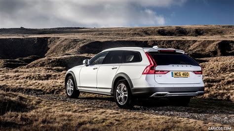 2019 Volvo V90 D4 Cross Country Uk Spec Rear Three Quarter