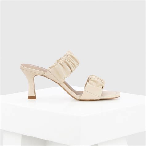 Buy Oroh Pamplona Nude Heels Online
